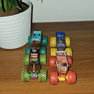 Mud Blaster Monster Truck Toy Set - Multicolor